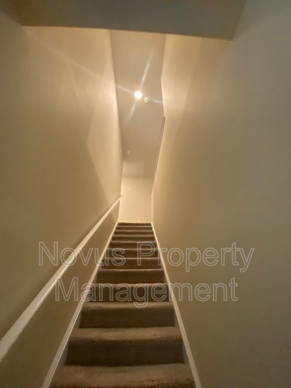 Building Photo - 1182 Westhampton Wy