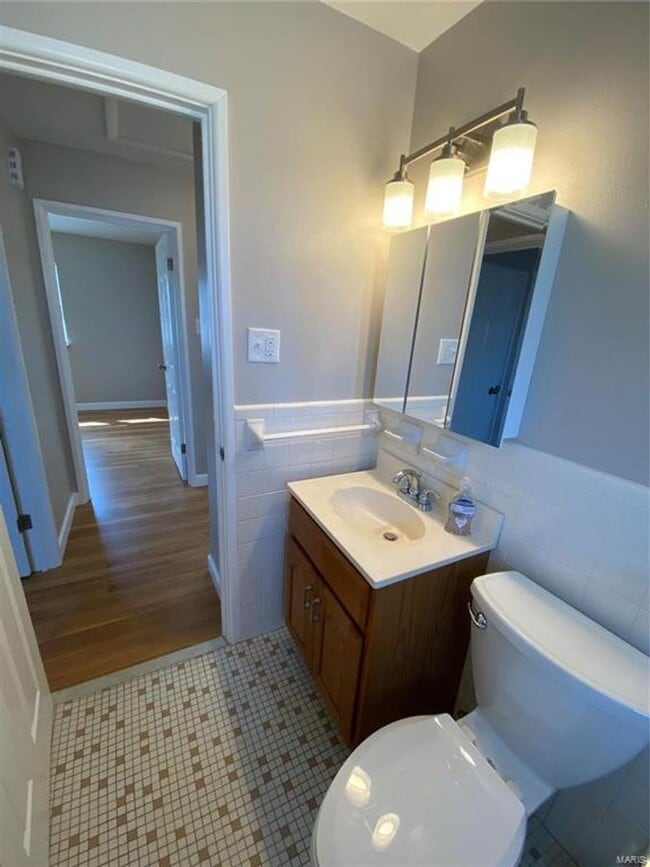 Building Photo - 9511 Antigo Dr