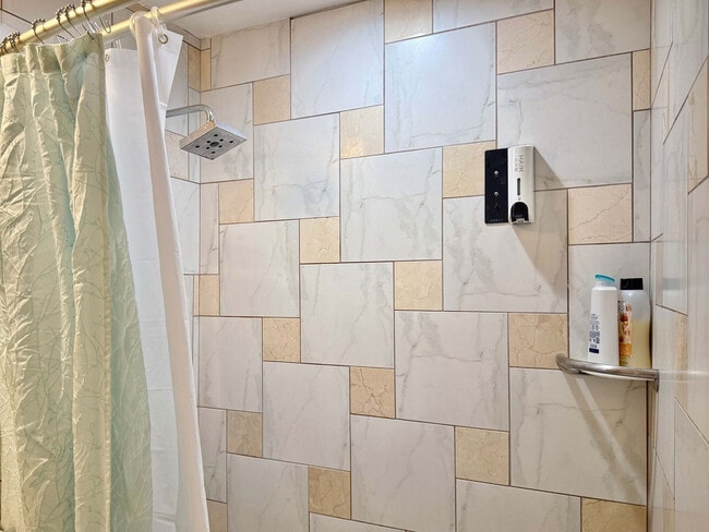 Building Photo - 215 Piedmont Ave NE