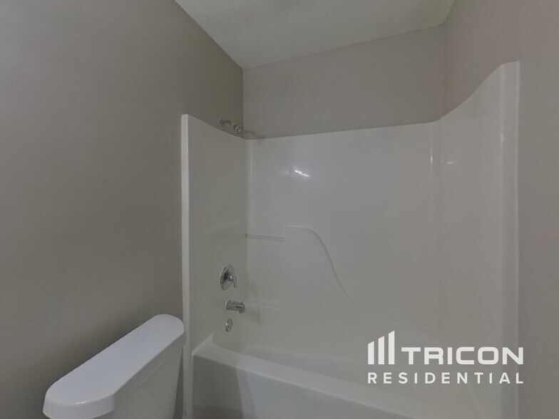 Building Photo - 845 Wickham Ln