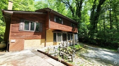 Building Photo - Private Home