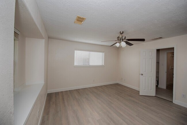 Building Photo - 11406 Sagewind Dr