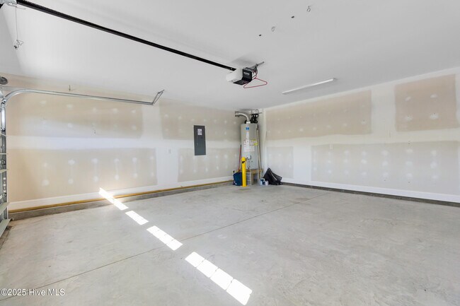 Building Photo - 1012 Bluewater Blvd