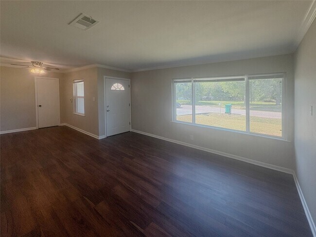 Building Photo - 225 Sarlee Dr