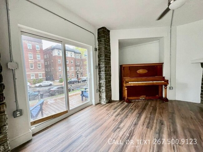 Building Photo - 4312 Spruce St