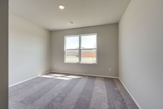 Building Photo - BRAND NEW! 4 Bed 2 Bath Home in Newcastle!