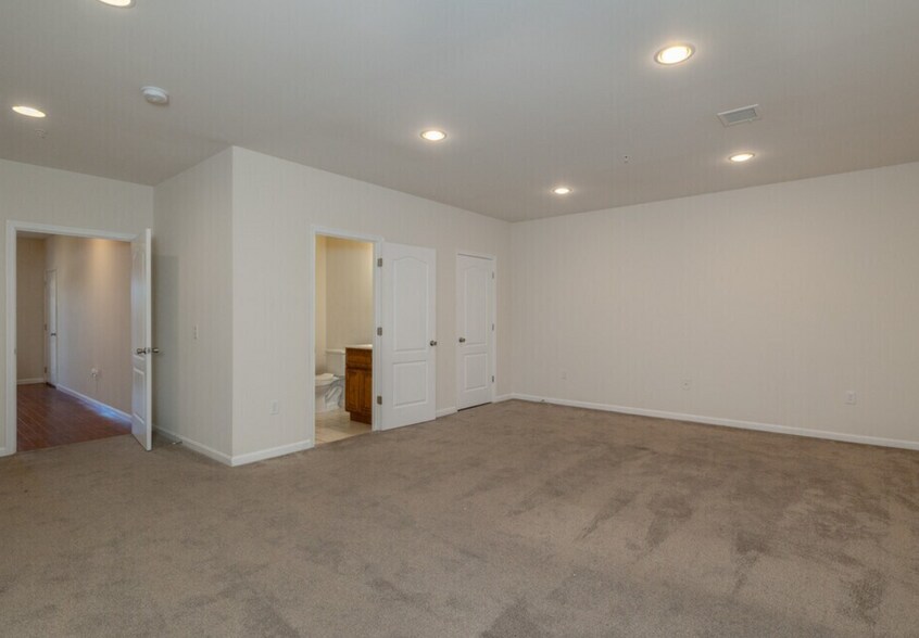 Building Photo - 2769 Monticello Ln