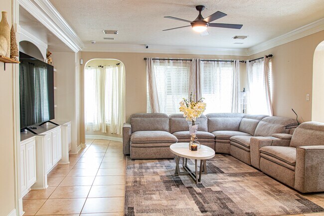 Building Photo - 9006 Stones Throw Ln