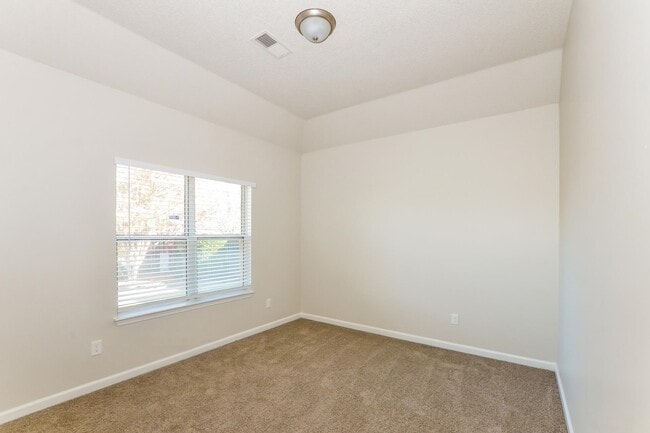 Building Photo - 4520 L & N Ave