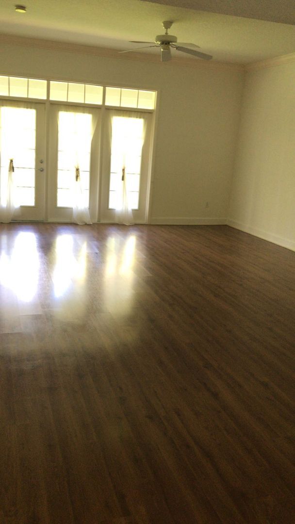 Building Photo - 1230 Wright Cir