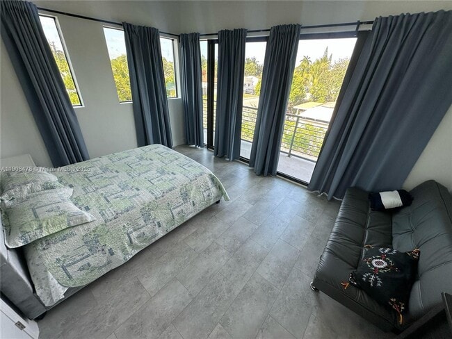 Building Photo - 2342 McKinley St