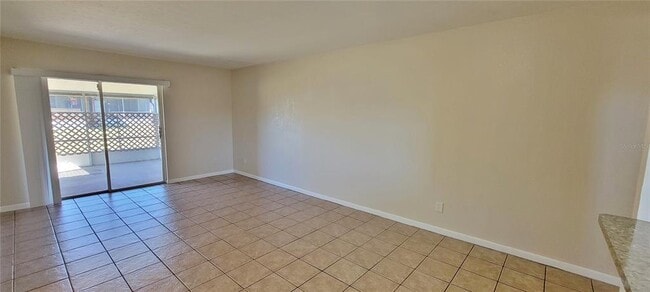 Building Photo - 9542 Lake Park Dr