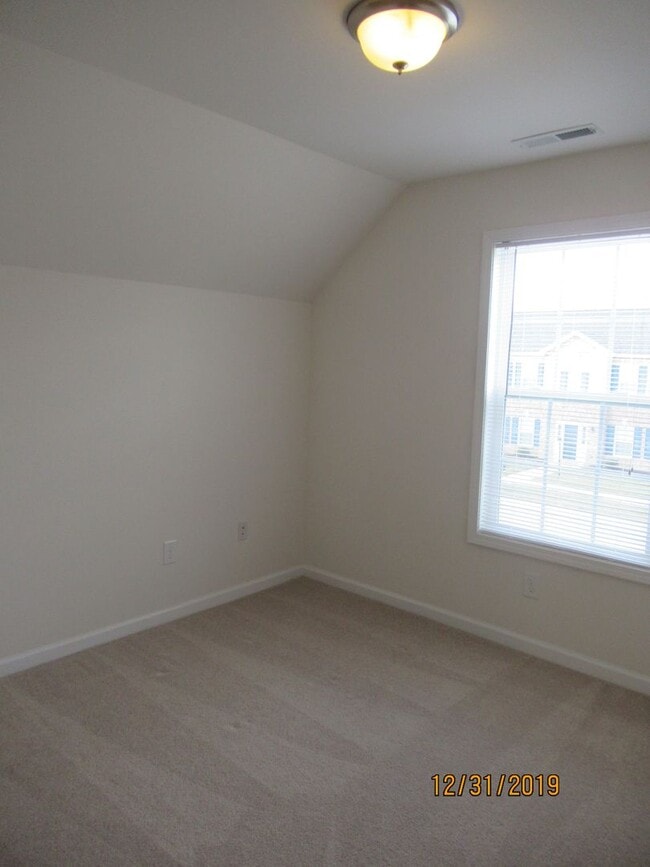 Building Photo - 220 Roudabush Dr NW