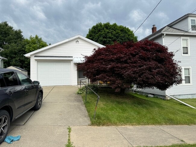 Primary Photo - 38 Albany Ave