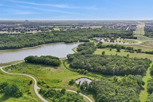 Building Photo - Hidden Gem in Plano’s Trails of Glenwood