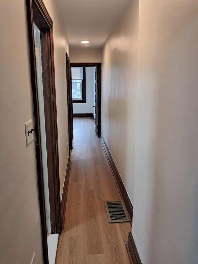 Building Photo - 941 Sargent Ave