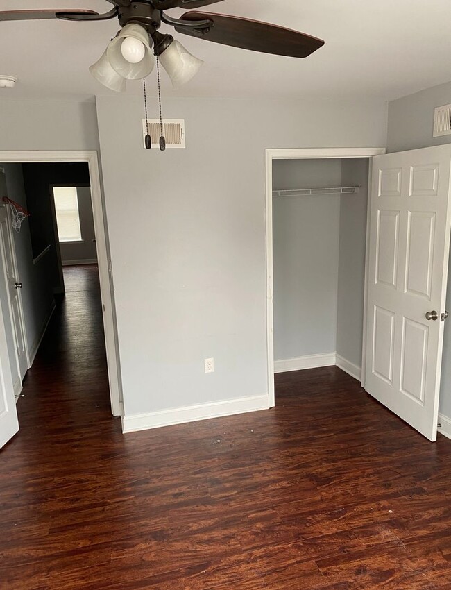 Building Photo - Spacious 3 Bedroom Townhouse – Available A...