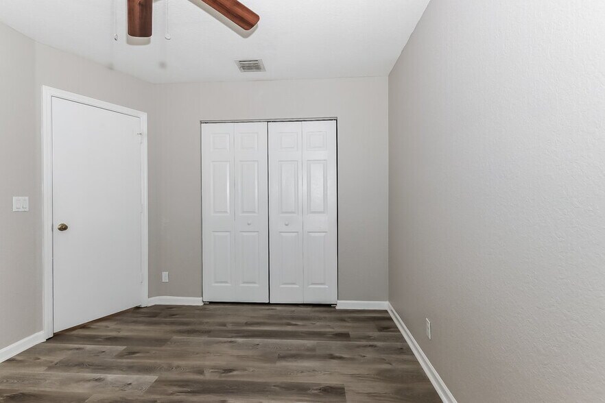 Building Photo - 4322 Lake Tahoe Cir