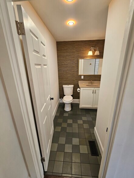 Building Photo - 12 2nd St