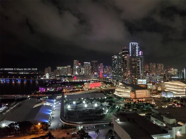 Building Photo - 1717 N Bayshore Dr