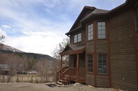 Building Photo - Oak Street Duplex