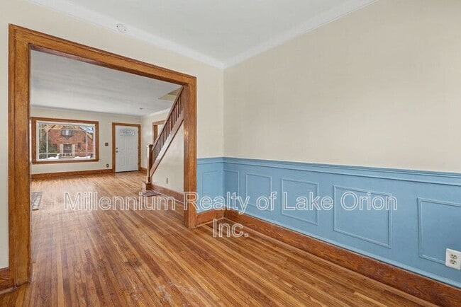 Building Photo - 52 E Iroquois Rd