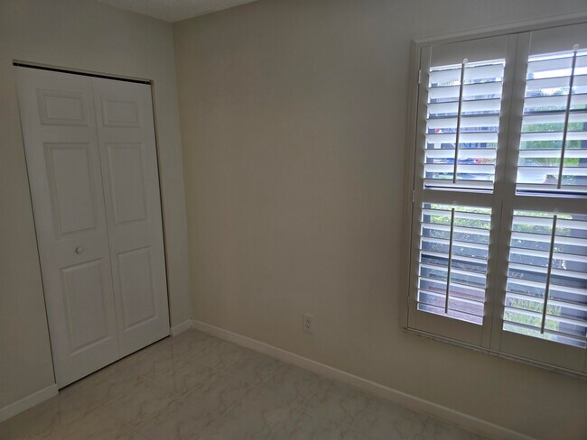 Building Photo - 9413 Boca Cove Cir