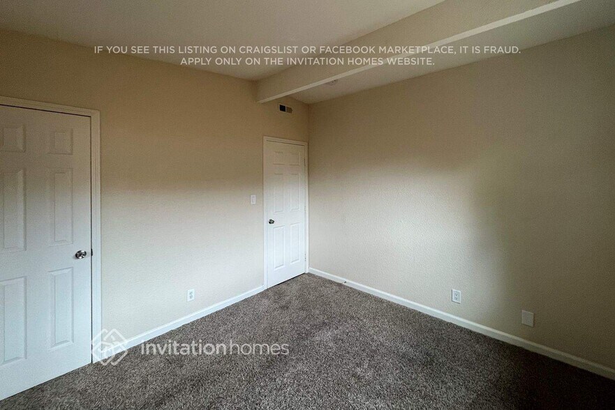 Building Photo - 3912 Moonbeam Dr