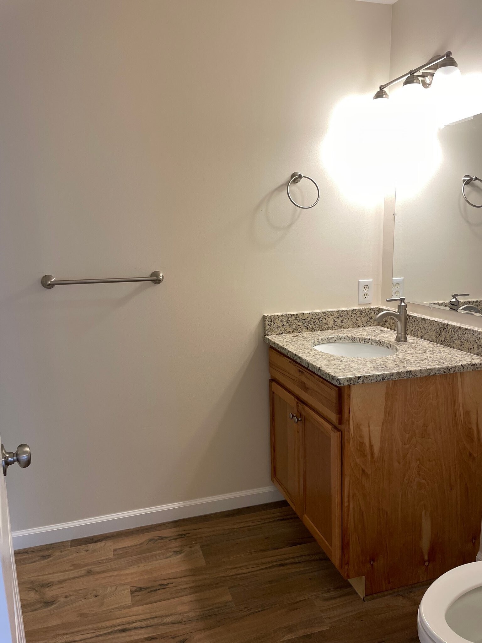Building Photo - 306 Leisure Ct