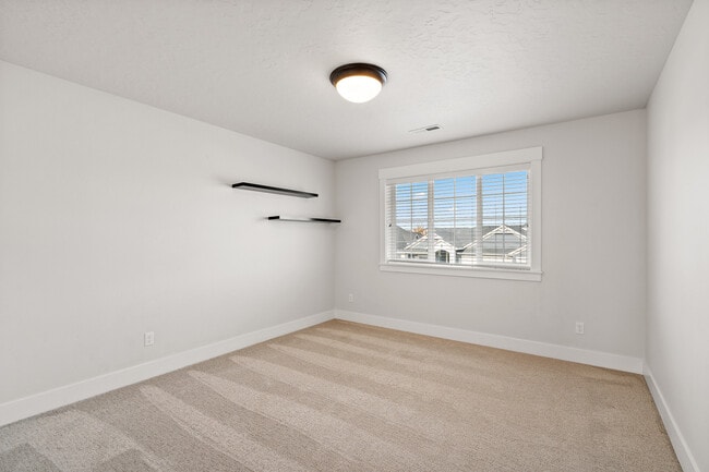 Building Photo - 4269 W Ravenna St