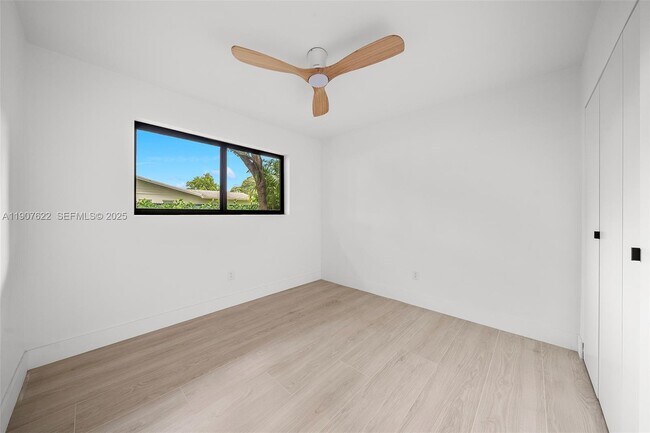 Building Photo - 15121 SW 69th Ct