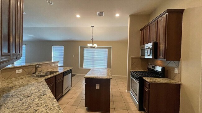 Building Photo - 8131 Tierra Del Sol Rd