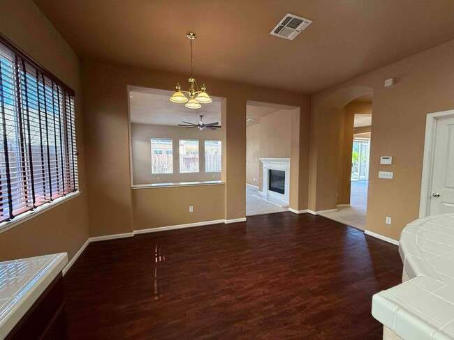 Building Photo - Absolutely Gorgeous Home in Gated Rosevill...