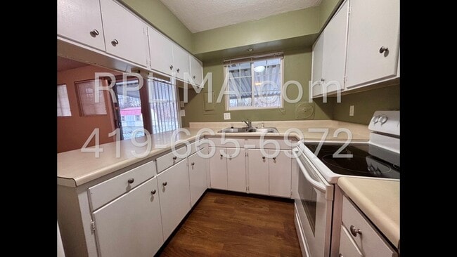 Building Photo - 602 MacKenzie Dr