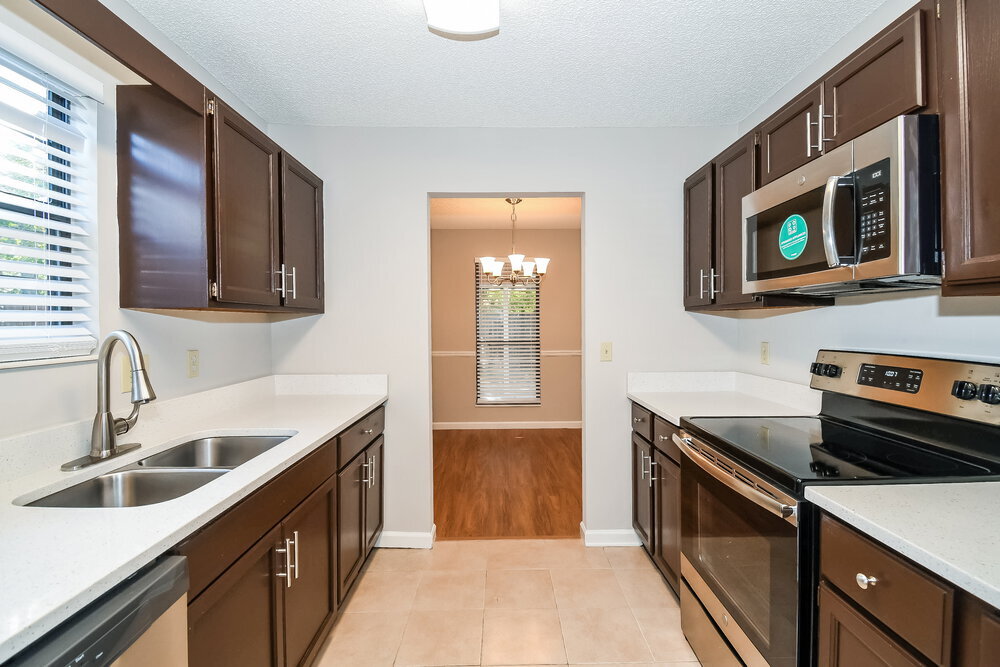 Building Photo - 3860 English Colony Dr S