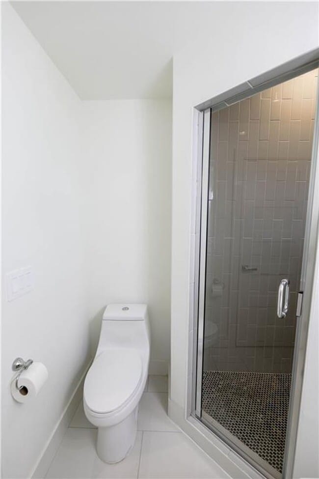 Building Photo - 8 Bedrooms 8 Baths Pre-leasing Now for 202...