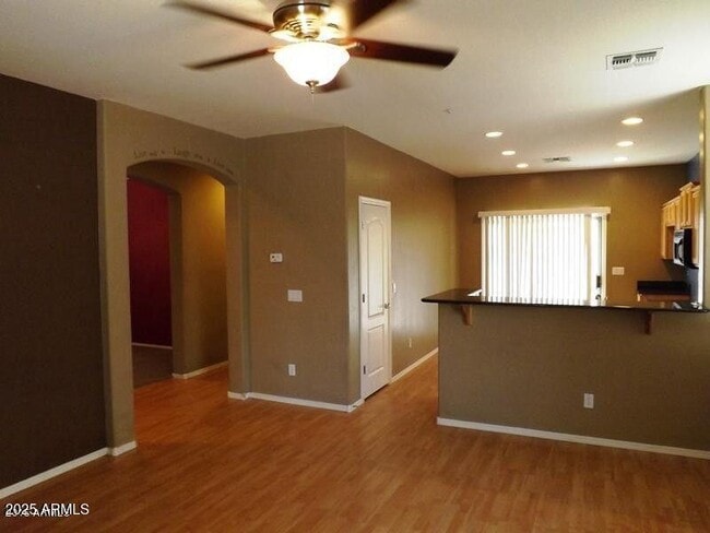 Building Photo - 1011 E Ranch Rd