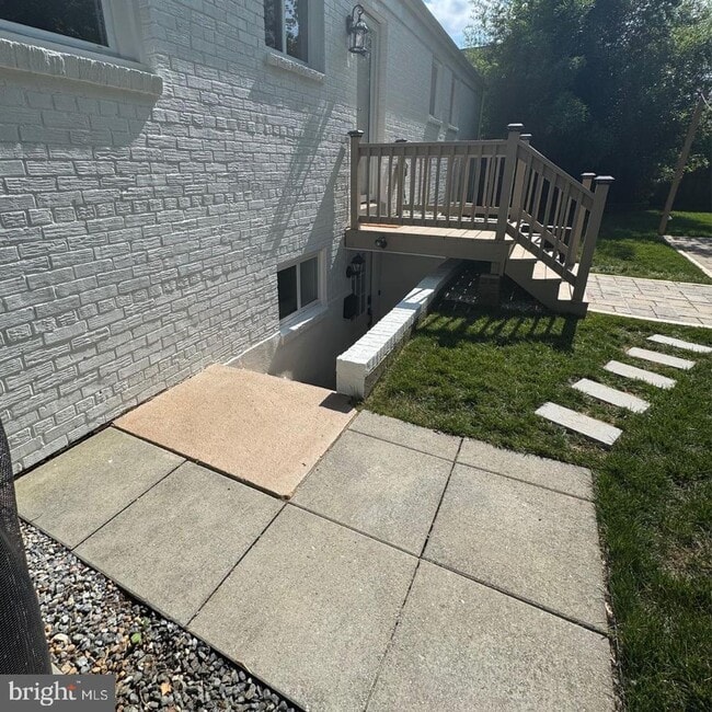 Building Photo - 6914 Columbia Pike