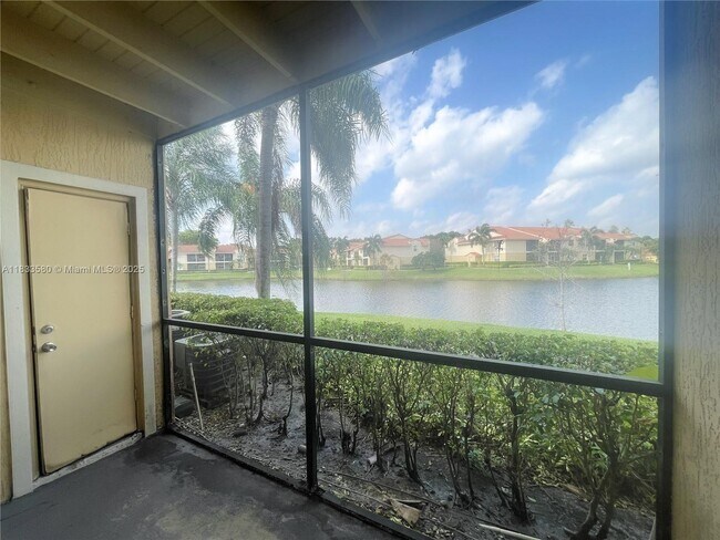 Building Photo - 1283 SW 46th Ave