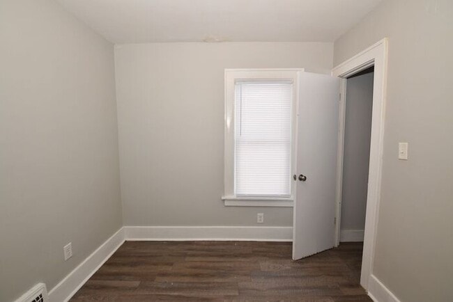 Building Photo - River Park Charming 3 bedroom Single Family Home