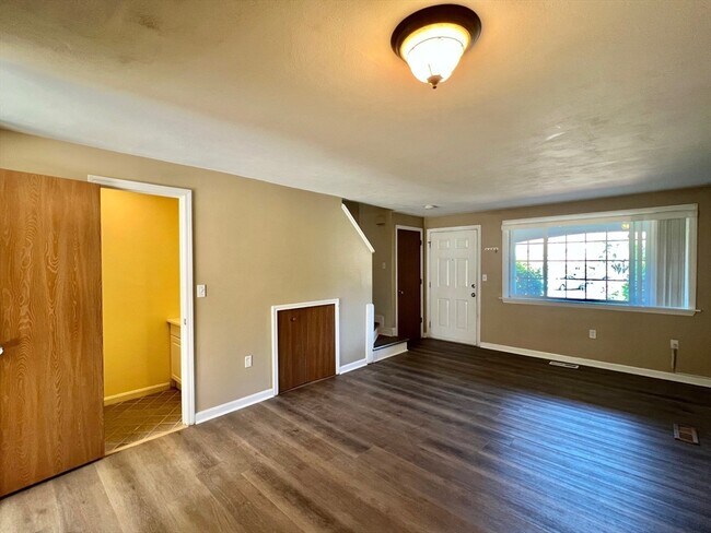 Building Photo - 64 Kennedy Dr
