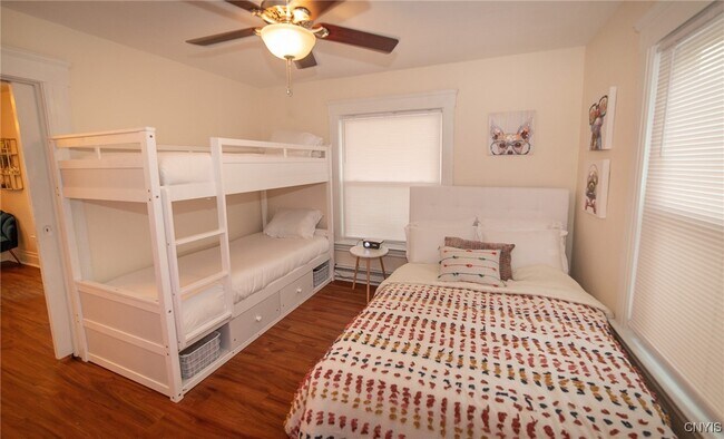 Building Photo - 312 Hall Ave