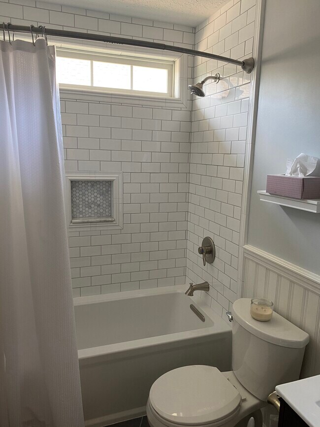 Bath shower subway with marble accents - 709 Warmstone Ct