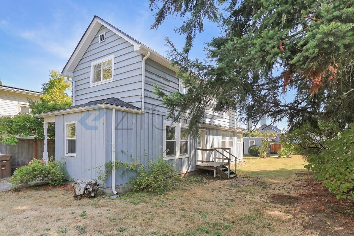 Building Photo - Unit