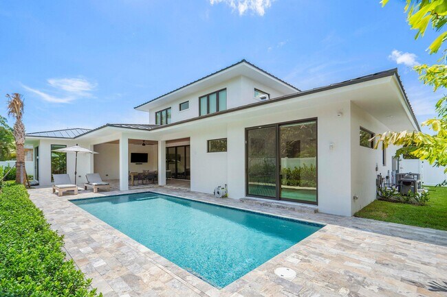 Building Photo - 130 Pineapple Rd