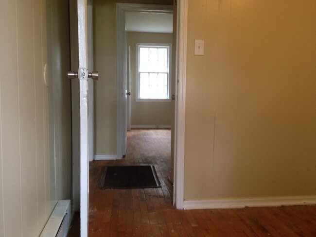 Building Photo - **UPCOMING**Two Bedroom / One Bathroom Hom...