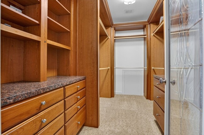 Building Photo - 43286 Canal Creek Pl