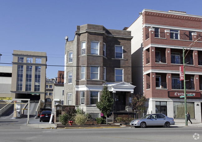Primary Photo - 3322 N Ashland Ave