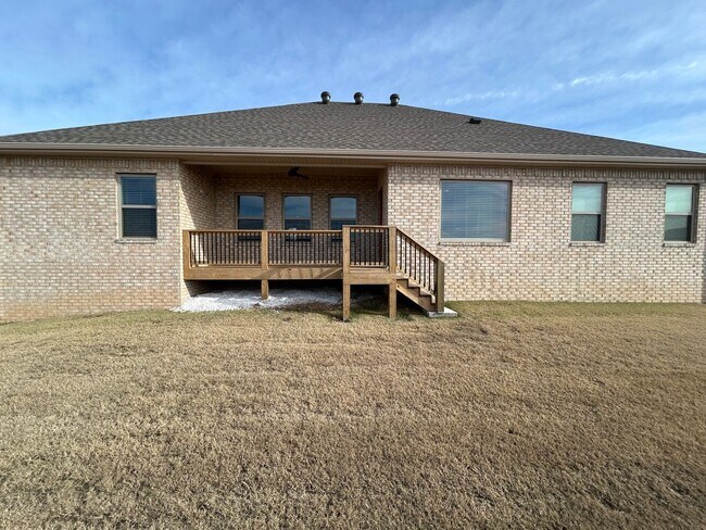 Building Photo - Beautiful Modern Home in Pea Ridge!