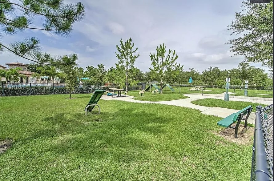 Building Photo - 923 Terra Vista St